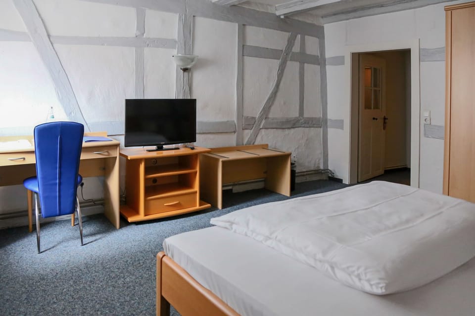 Standard Double Room | Desk, iron/ironing board, free WiFi, bed sheets