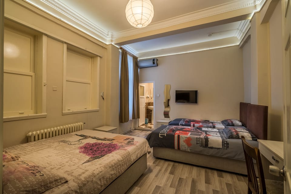 Comfort Quadruple Room, Ensuite | Premium bedding, blackout drapes, soundproofing, free WiFi