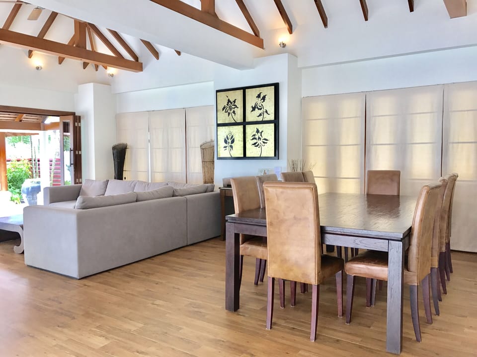 Villa (5 Bedrooms) | Living area | Smart TV, DVD player