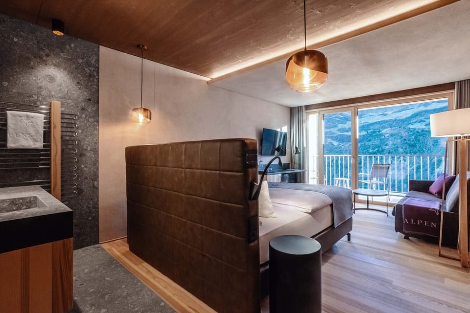 Double Room (Himmelschlüssel) | Living area | TV