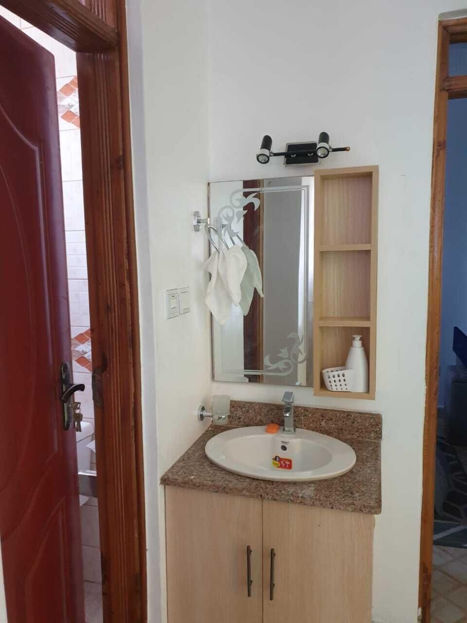 Exclusive Apartment | Bathroom | Slippers, towels