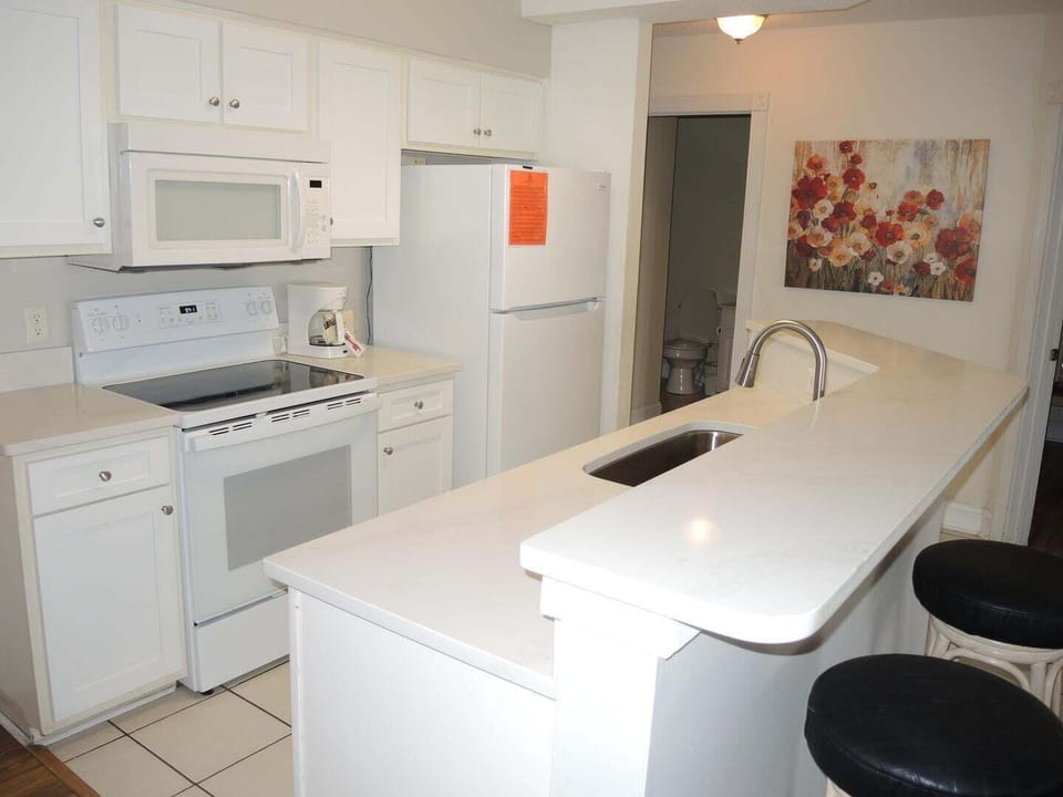 Villa, 2 Bedrooms | Private kitchen | Coffee/tea maker, fridge, microwave, dishwasher