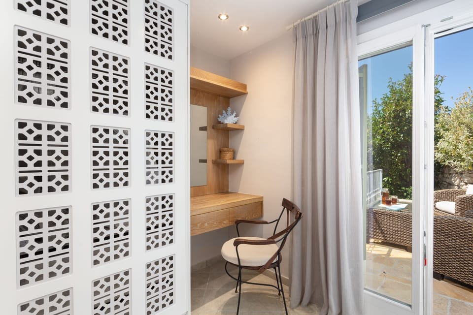 Premium Villa, Ensuite, Sea View | Room amenity