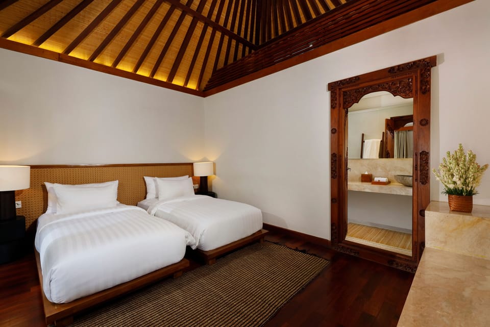4 bedrooms, premium bedding, in-room safe, iron/ironing board