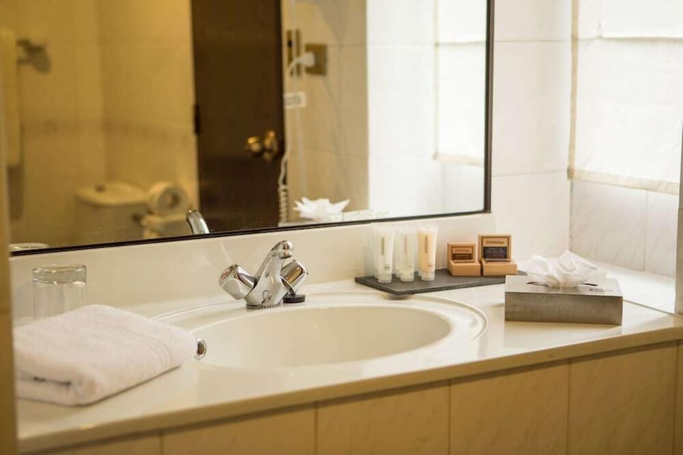 Bathroom | Free toiletries