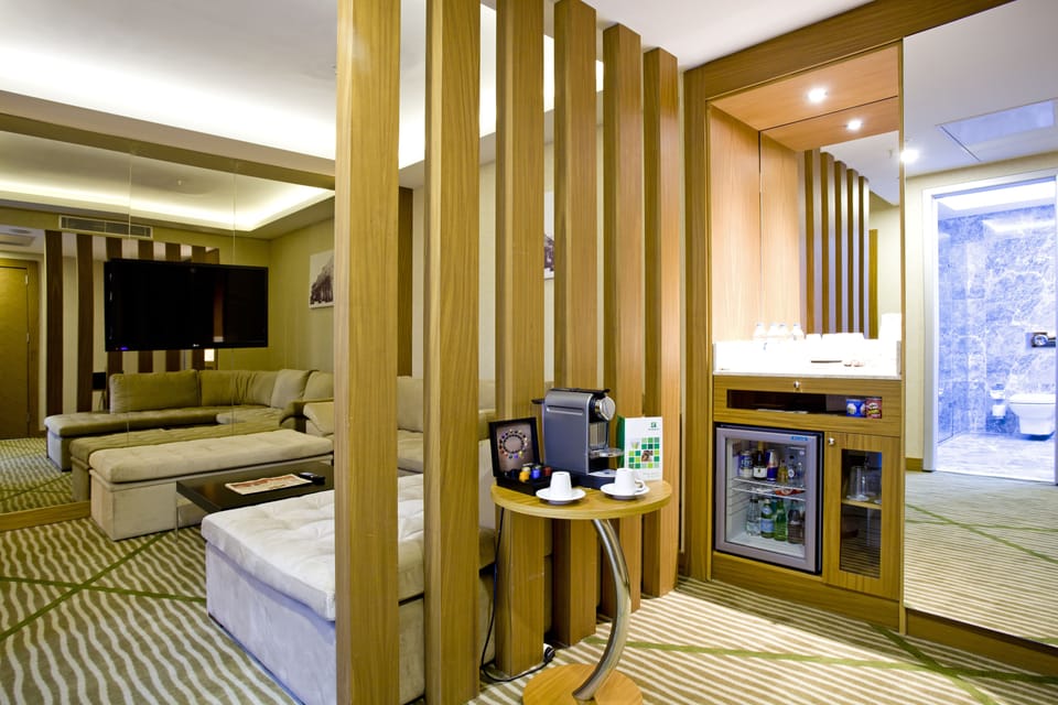 Minibar, in-room safe, desk, soundproofing