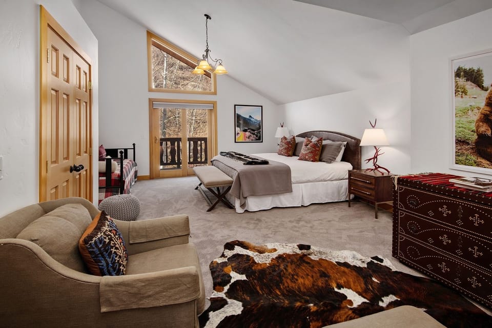 Duplex, 4 Bedrooms | 4 bedrooms, iron/ironing board, WiFi (free)