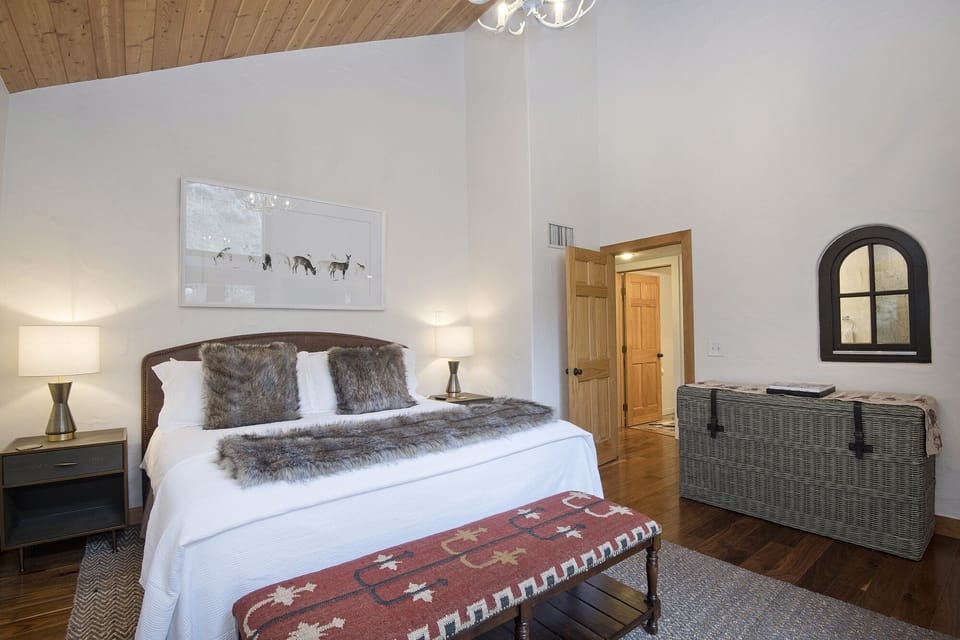 Duplex, 4 Bedrooms | 4 bedrooms, iron/ironing board, WiFi (free)