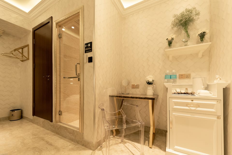 AJ Residence 4 | Bathroom shower