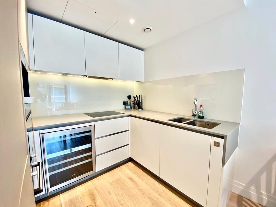 Apartment, Ensuite (Vauxhall Properties) | Private kitchen