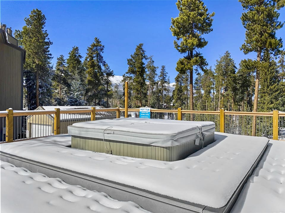 Condo, 4 Bedrooms | Outdoor spa tub