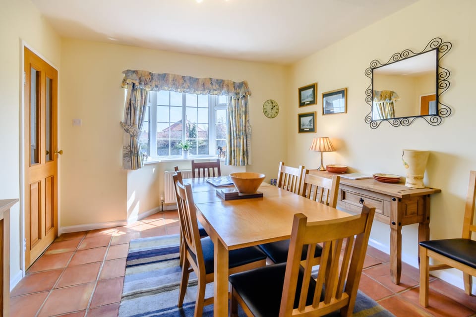 Cottage | Private kitchen | Fridge, microwave, dishwasher, cookware/dishes/utensils