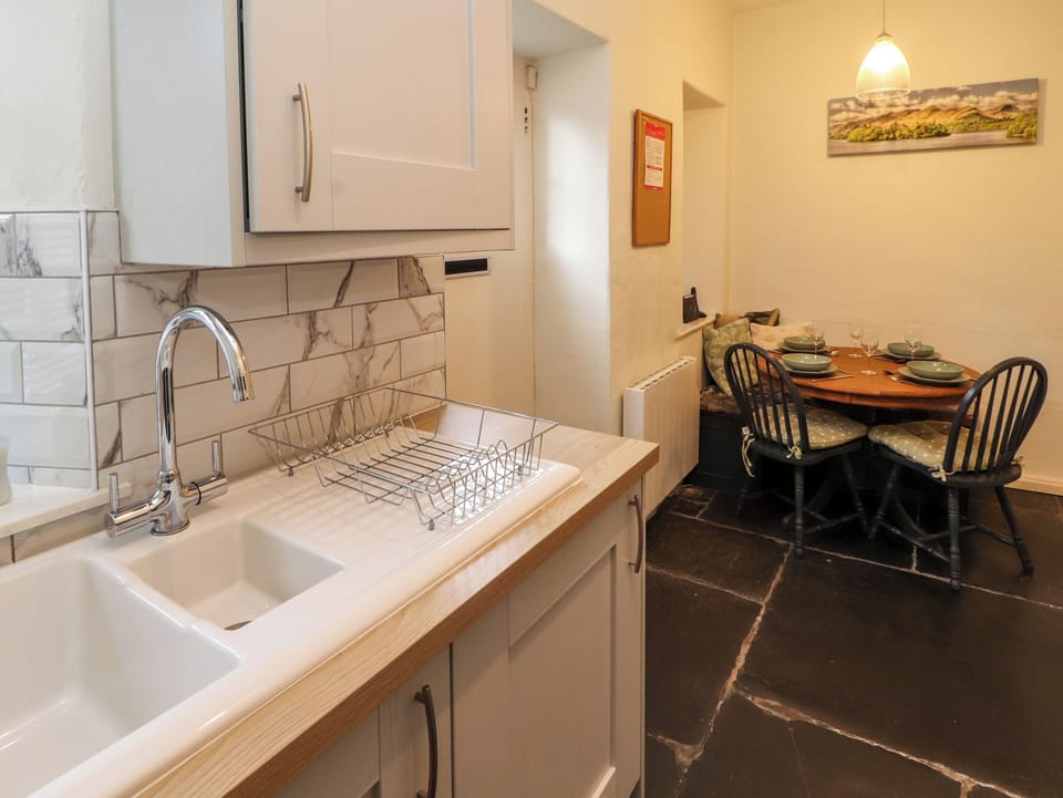 Cottage | Private kitchen | Fridge, electric kettle, cookware/dishes/utensils