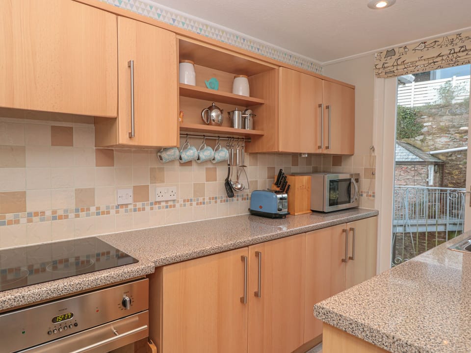 Cottage | Private kitchen | Fridge, microwave, dishwasher, electric kettle