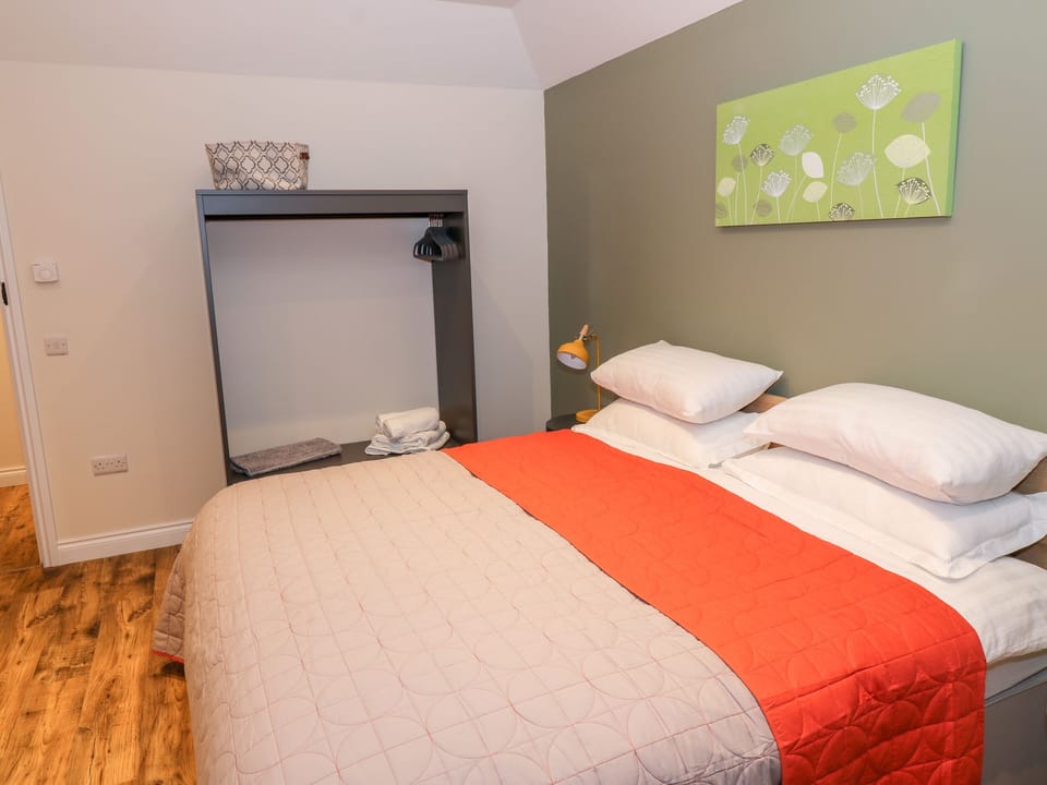 Cottage | 2 bedrooms, individually decorated, individually furnished, free WiFi