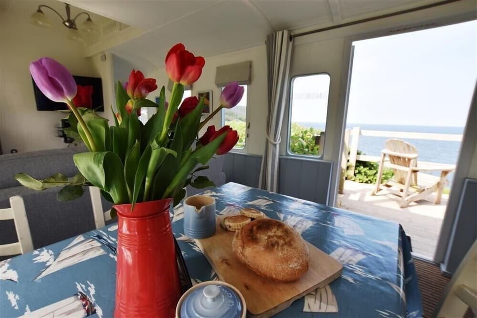 Cottage | Dining