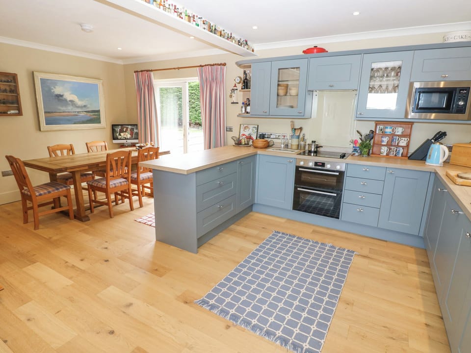 Fridge, dishwasher, cookware/dishes/utensils