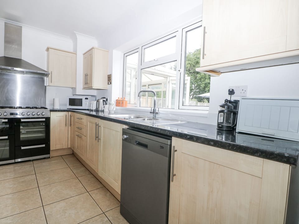 Fridge, microwave, dishwasher, electric kettle