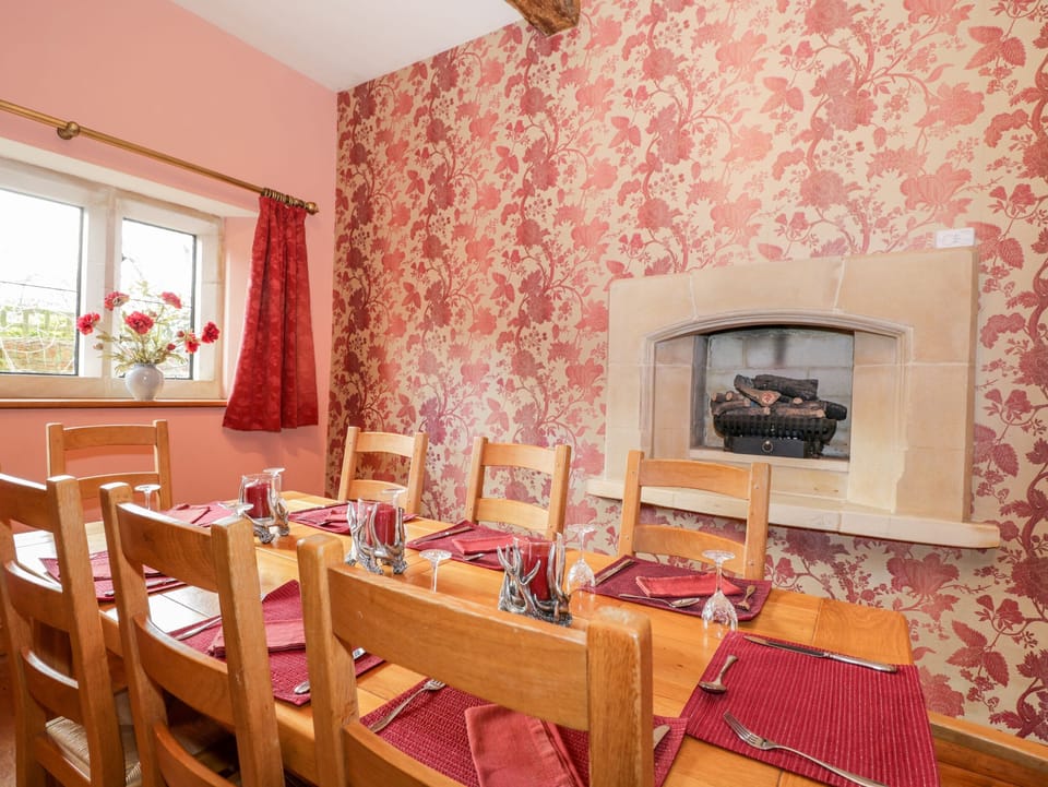 Cottage | Private kitchen | Fridge, microwave, dishwasher, electric kettle