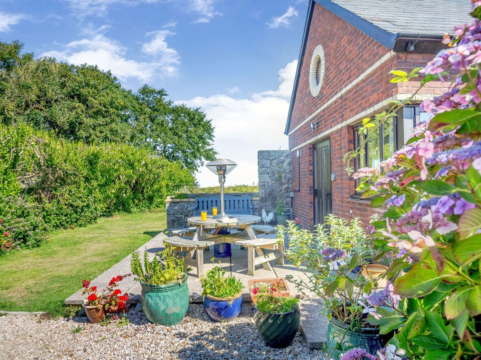 Cottage | Property grounds