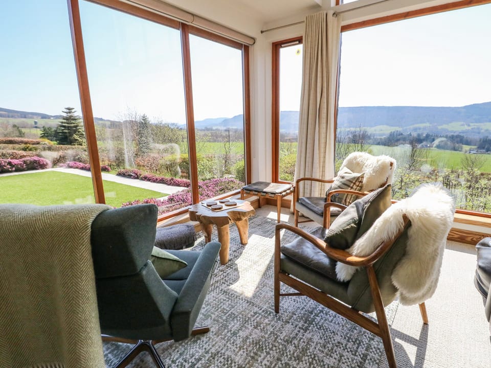 Cottage | Interior