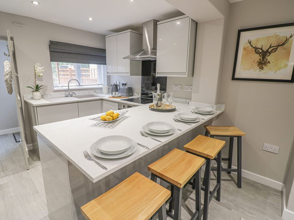 Cottage | Private kitchen | Fridge, dishwasher, electric kettle, toaster