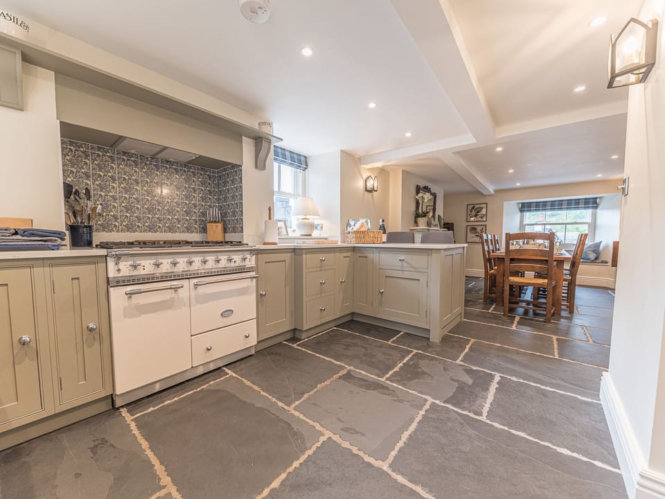 Cottage | Interior