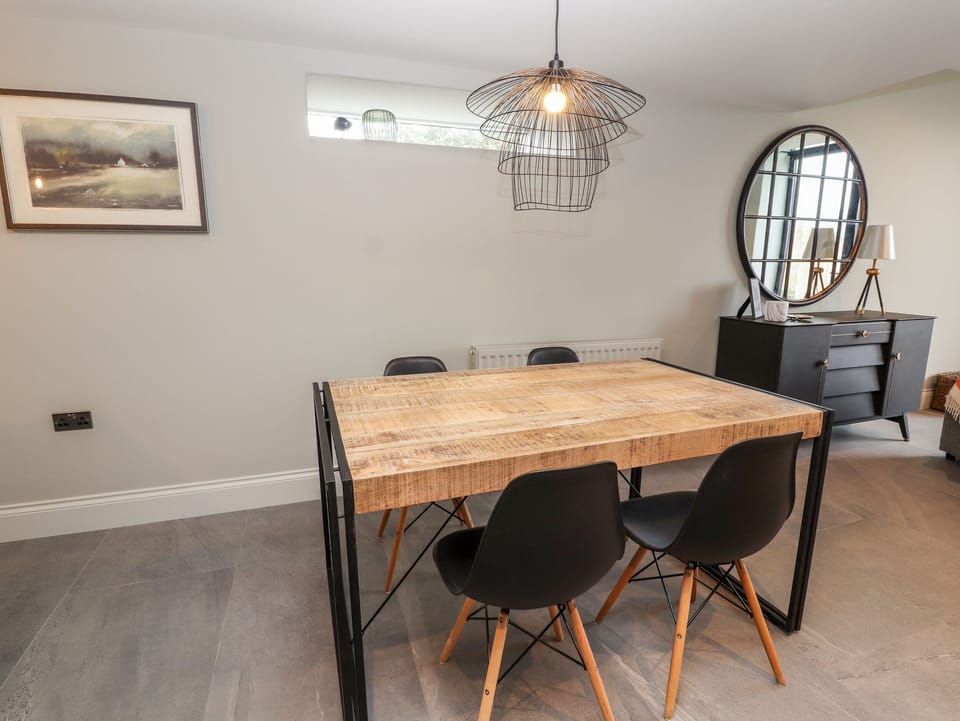 Cottage | Private kitchen | Fridge, dishwasher, electric kettle, toaster