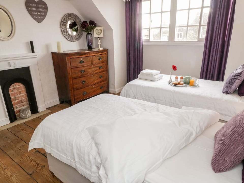 Cottage | 2 bedrooms, individually decorated, individually furnished, free WiFi