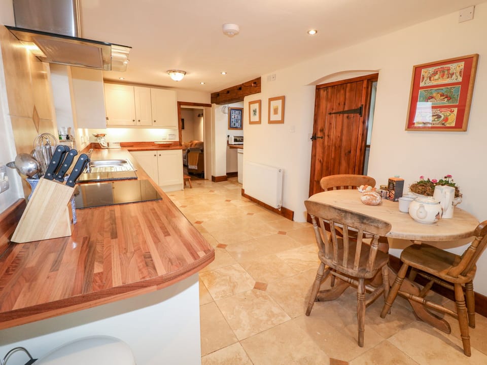 Cottage | Interior