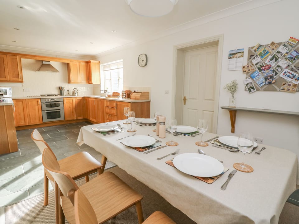 Cottage | Interior