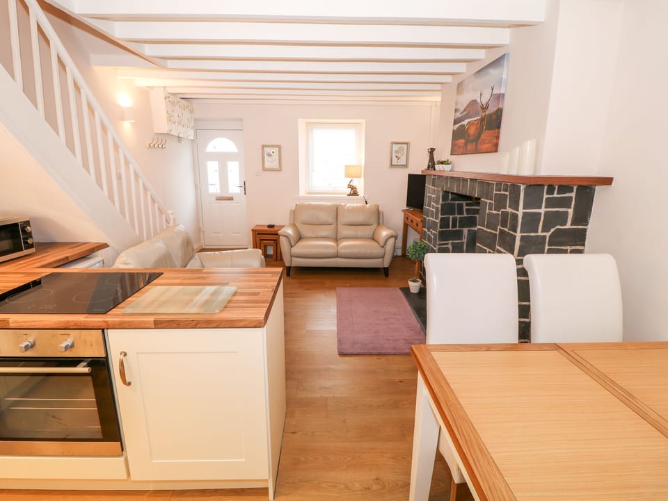 Cottage | Living room | TV