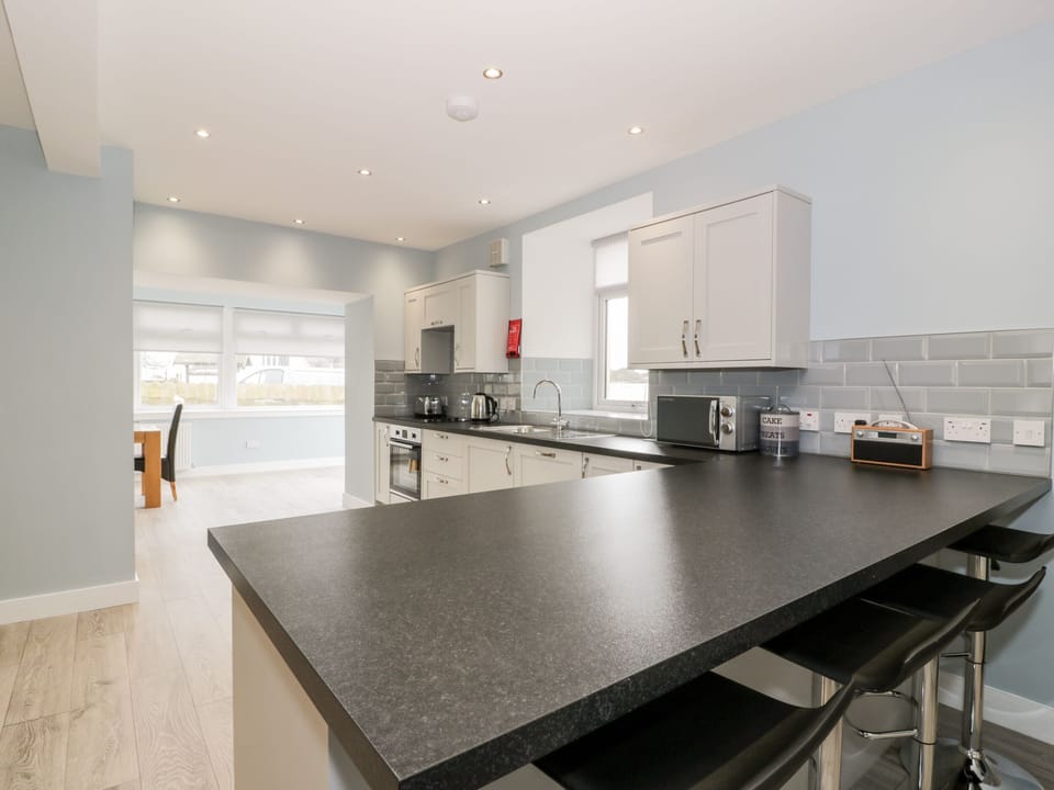 Cottage | Private kitchen | Fridge, dishwasher, electric kettle, toaster