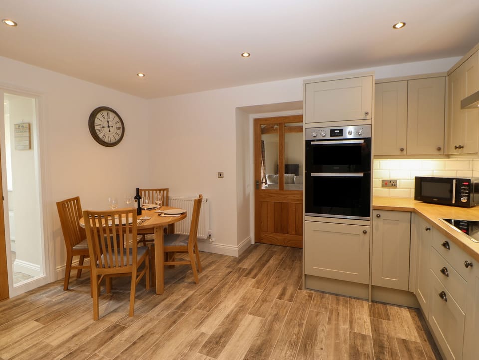 Cottage | Interior