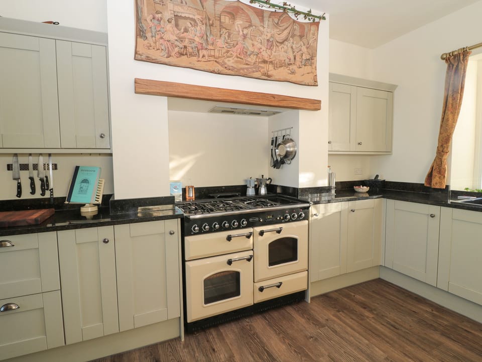 Cottage | Interior