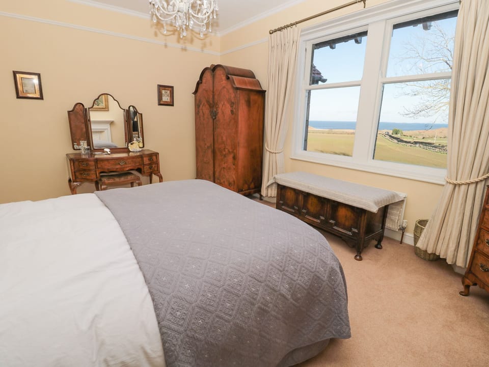Whinstones at 4 The Villas Cottage in Craster