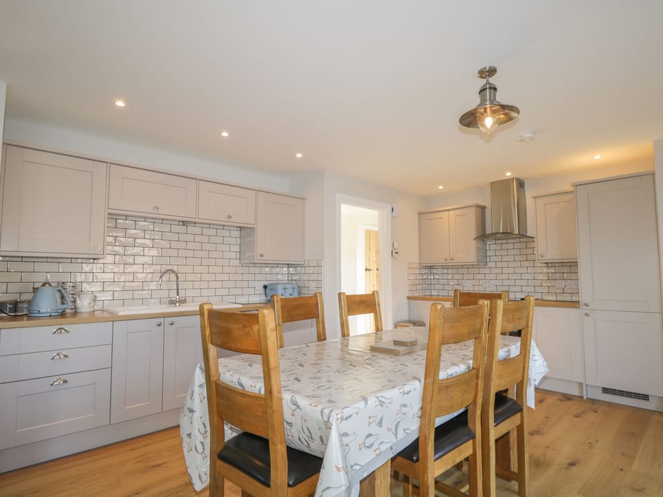 Cottage | Interior