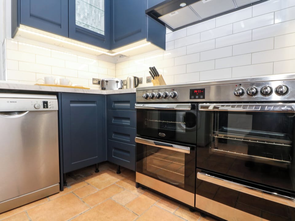 Fridge, dishwasher, electric kettle, toaster