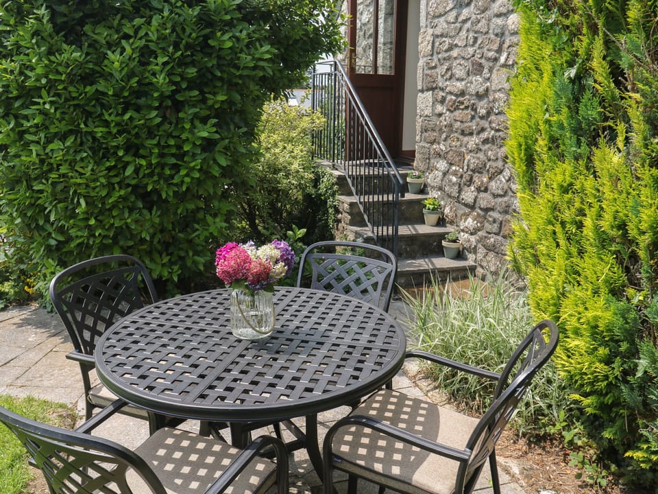 Cottage | Balcony