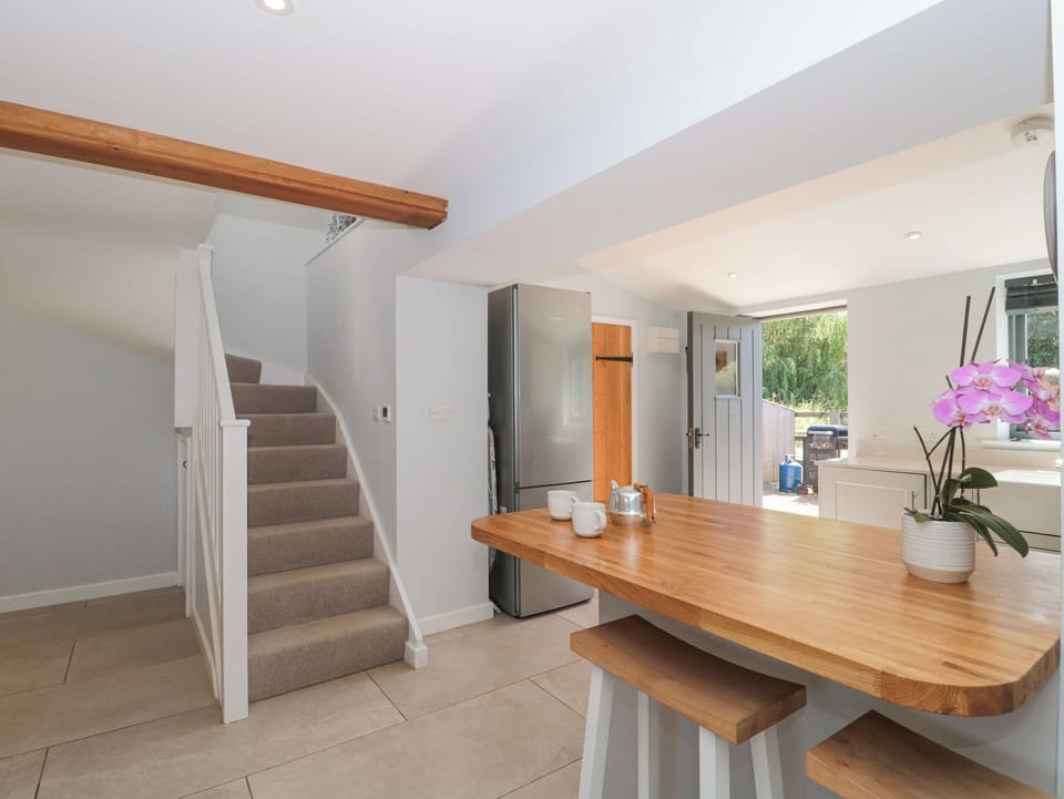 Cottage | Dining
