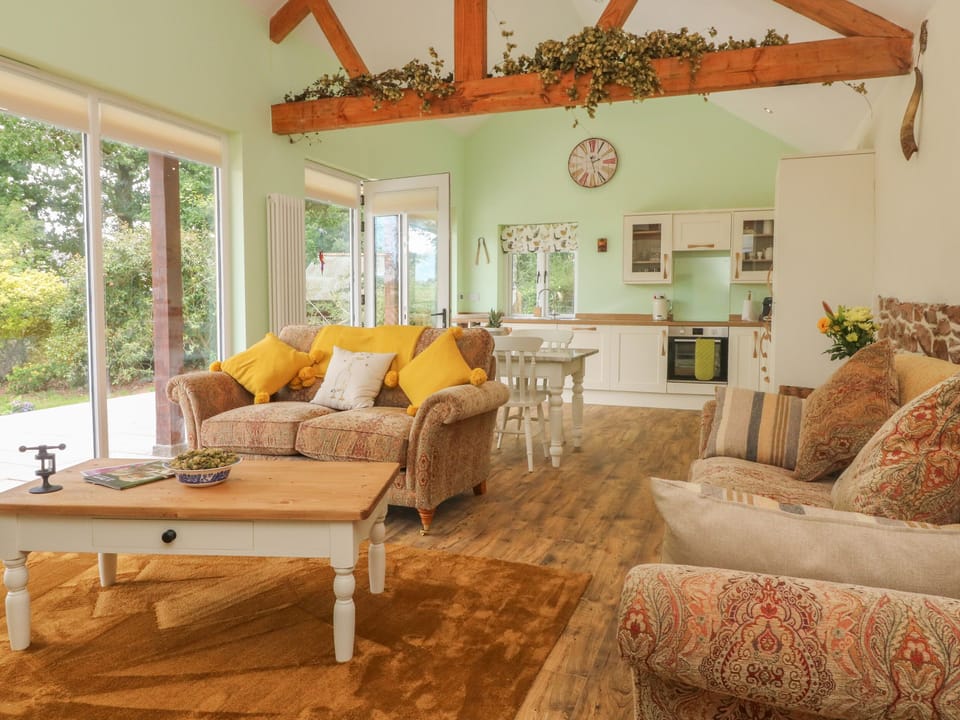 Cottage | Living room | Fireplace