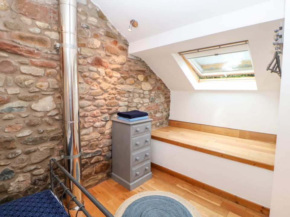 Cottage | 2 bedrooms, individually decorated, individually furnished, free WiFi