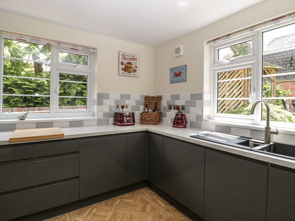 Cottage | Private kitchen | Fridge, microwave, dishwasher, electric kettle