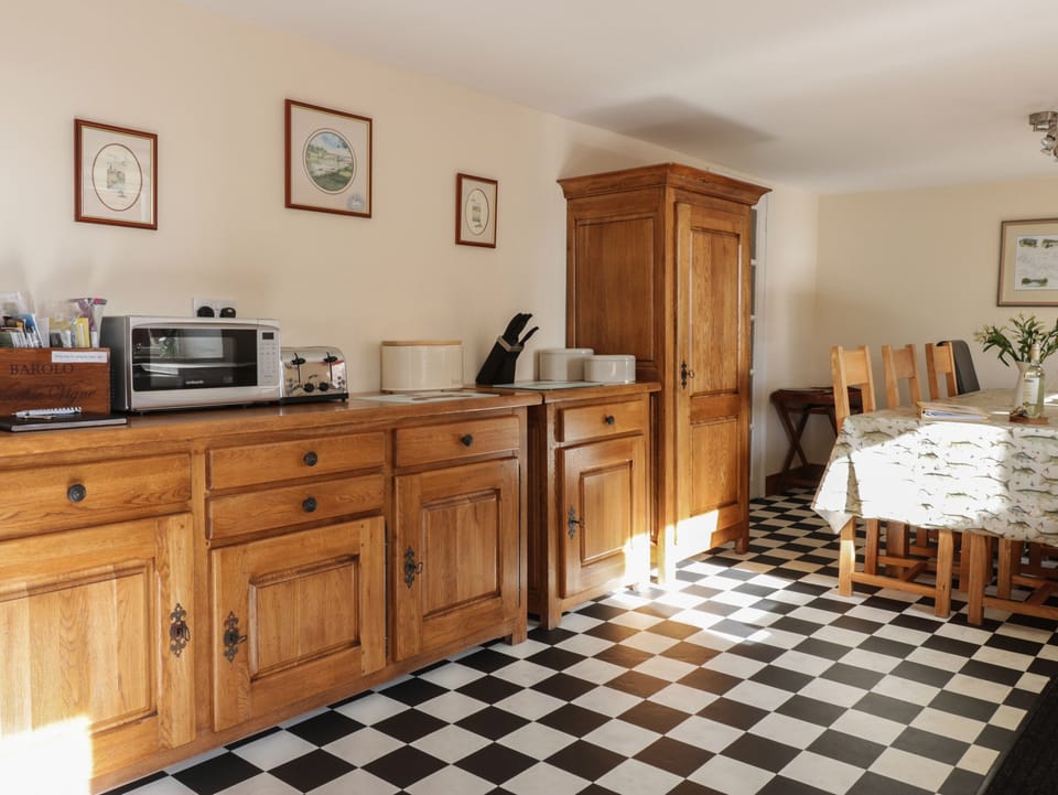 Cottage | Interior