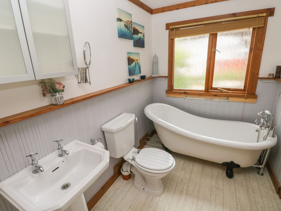 Timbertwig Lodge Cottage in Wales