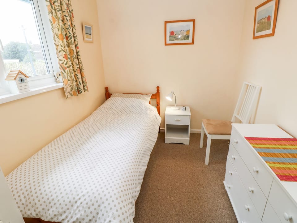 Cottage | 2 bedrooms, individually decorated, individually furnished, free WiFi