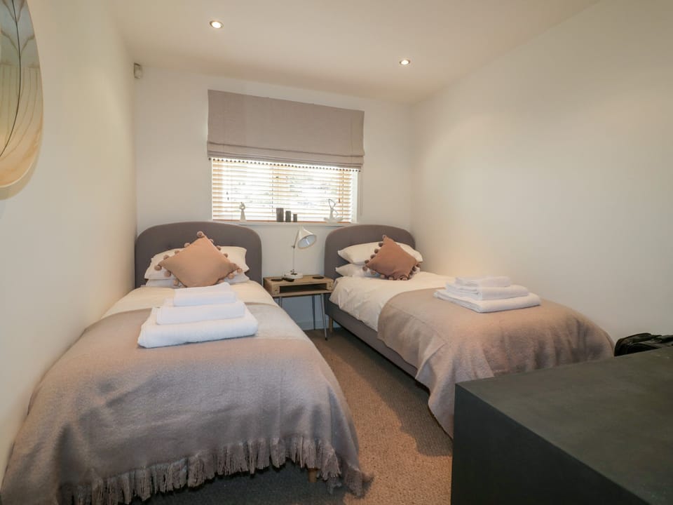 Cottage | 2 bedrooms, individually decorated, individually furnished, free WiFi