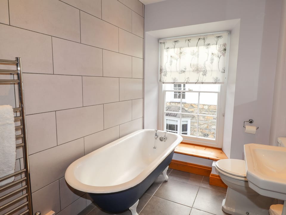 Carnorfa Cottage in Wales