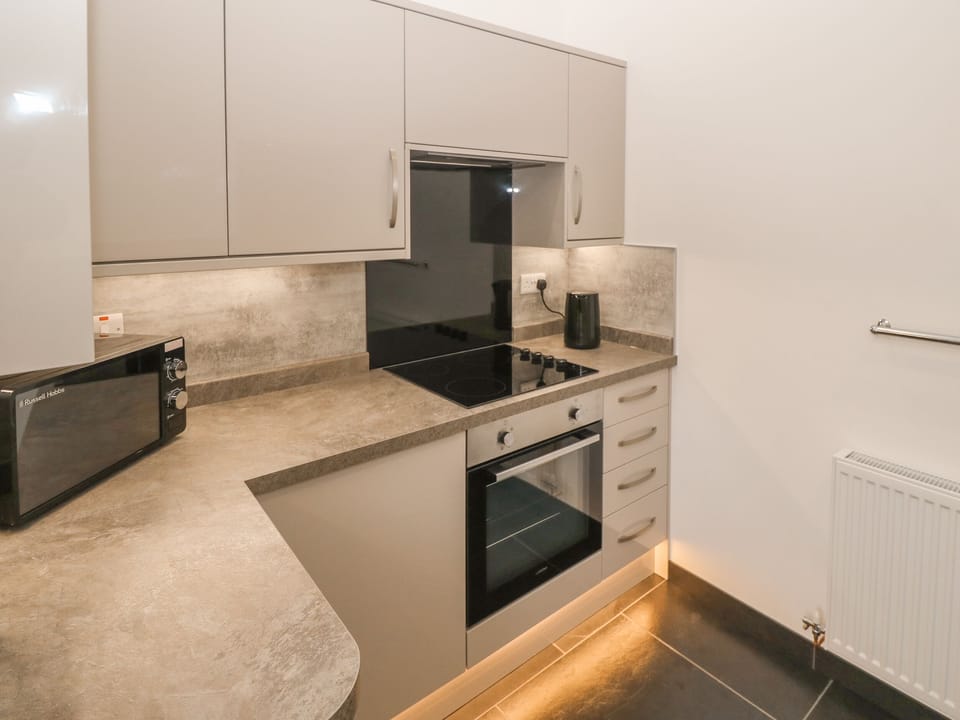 Cottage | Private kitchen | Fridge, dishwasher, electric kettle, toaster