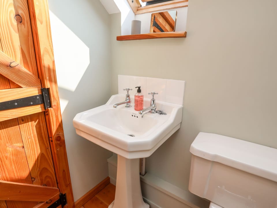 Ty Cerrig Cottage in Llanddaniel Fab